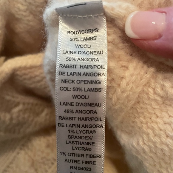 Banana Republic Light Pink Cable Knit Angora Poncho - Picture 4 of 4